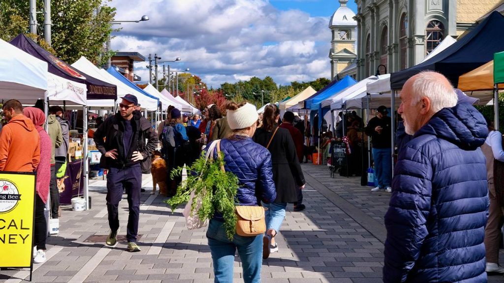 Farmer's market at Landsdowne