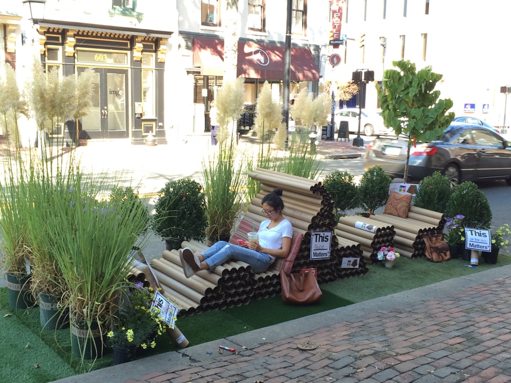 Farmer's market at Landsdowne